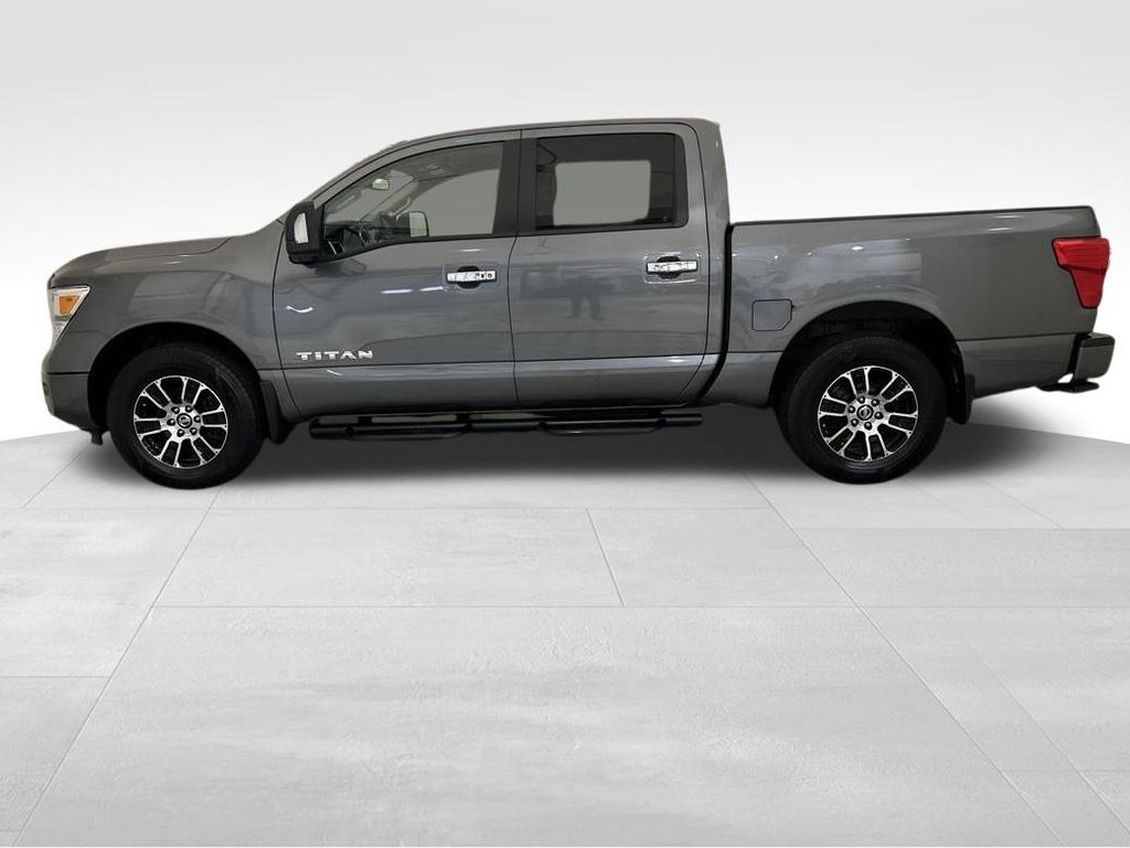 2021 Nissan Titan SV photo 11