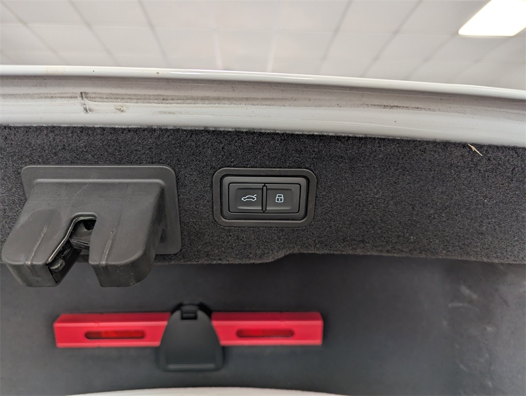 2021 Audi A8 L 55 Quattro photo 31