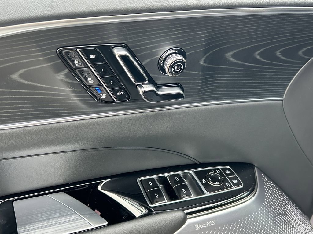2026 Cadillac Lyriq Luxury photo 18