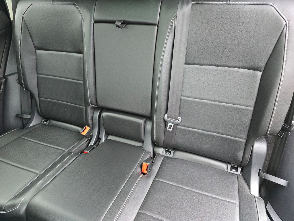 2021 Volkswagen Tiguan SE photo 17
