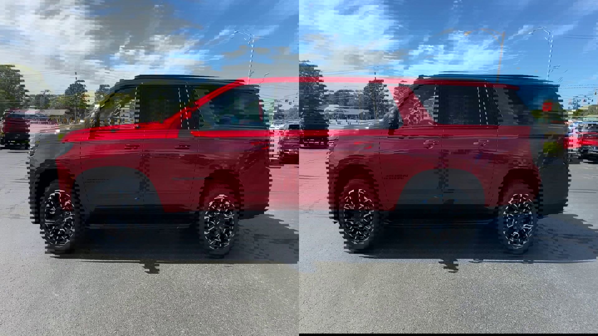 2026 Chevrolet Suburban RST photo 4