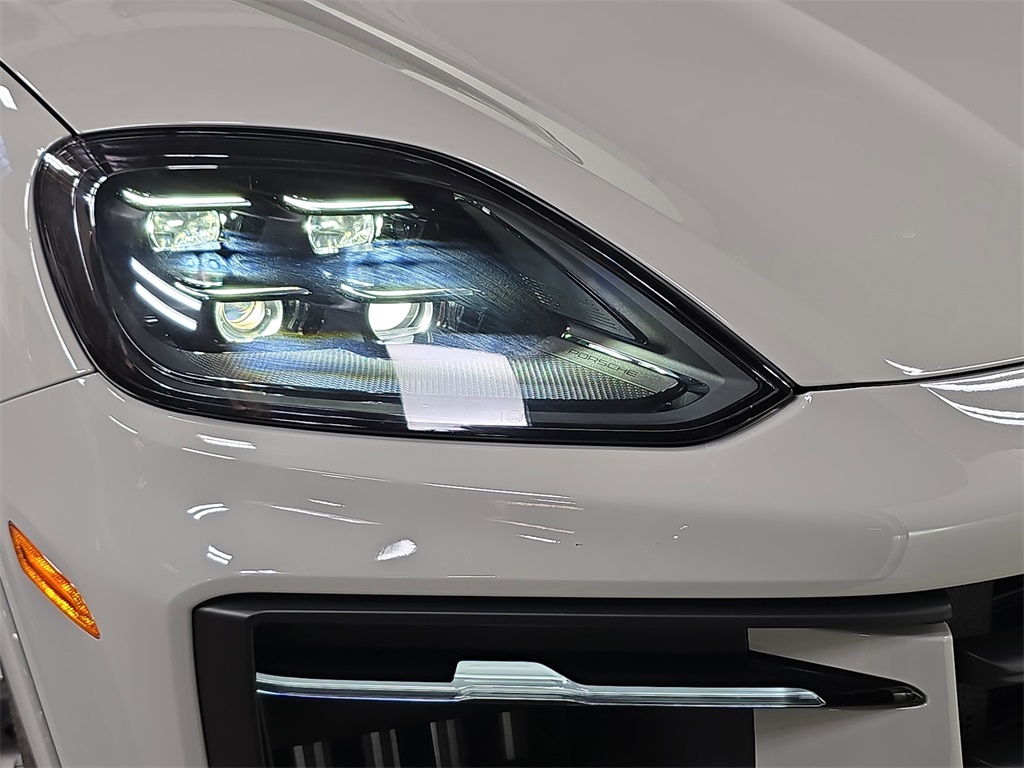 2026 Porsche Cayenne GTS Coupe photo 10