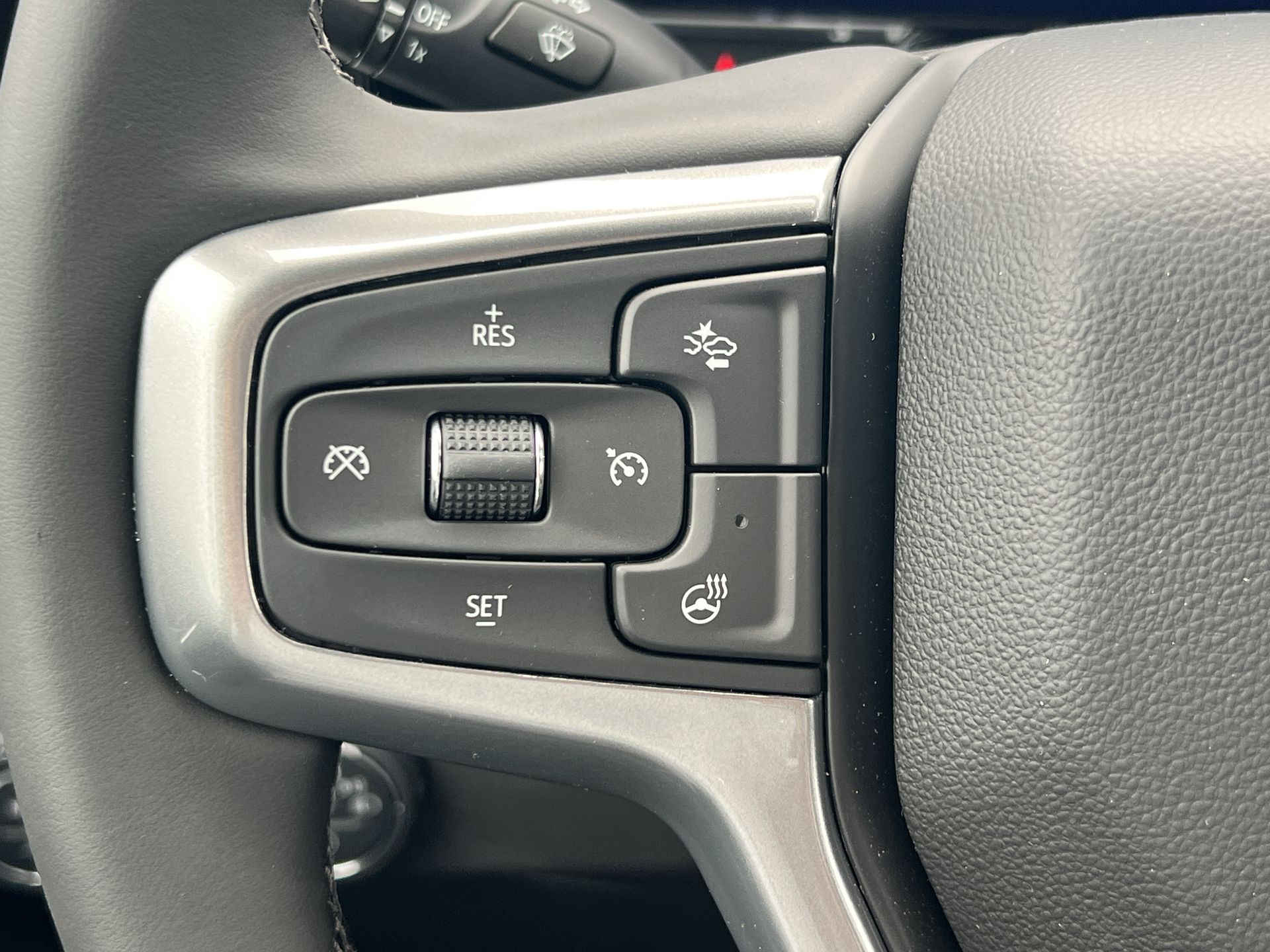 2025 Chevrolet Silverado 1500 RST photo 7