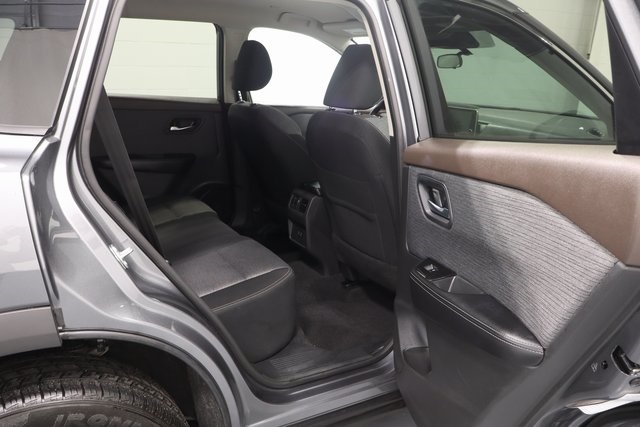 2023 Nissan Rogue SV photo 15