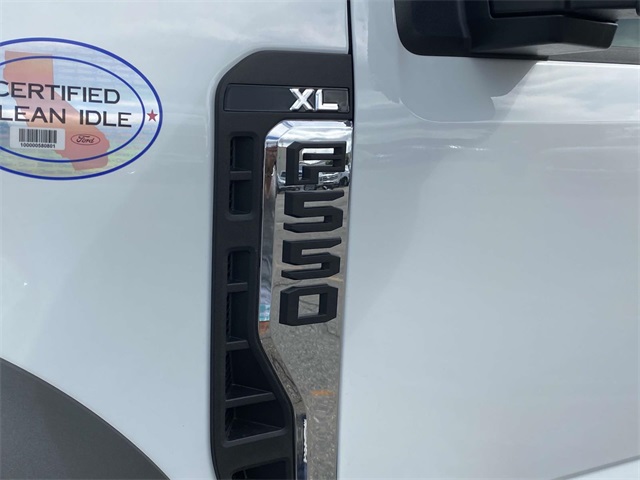 2025 Ford F-550 photo 8