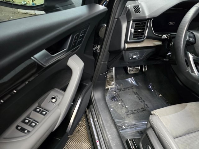 2022 Audi SQ5 Premium Plus photo 17