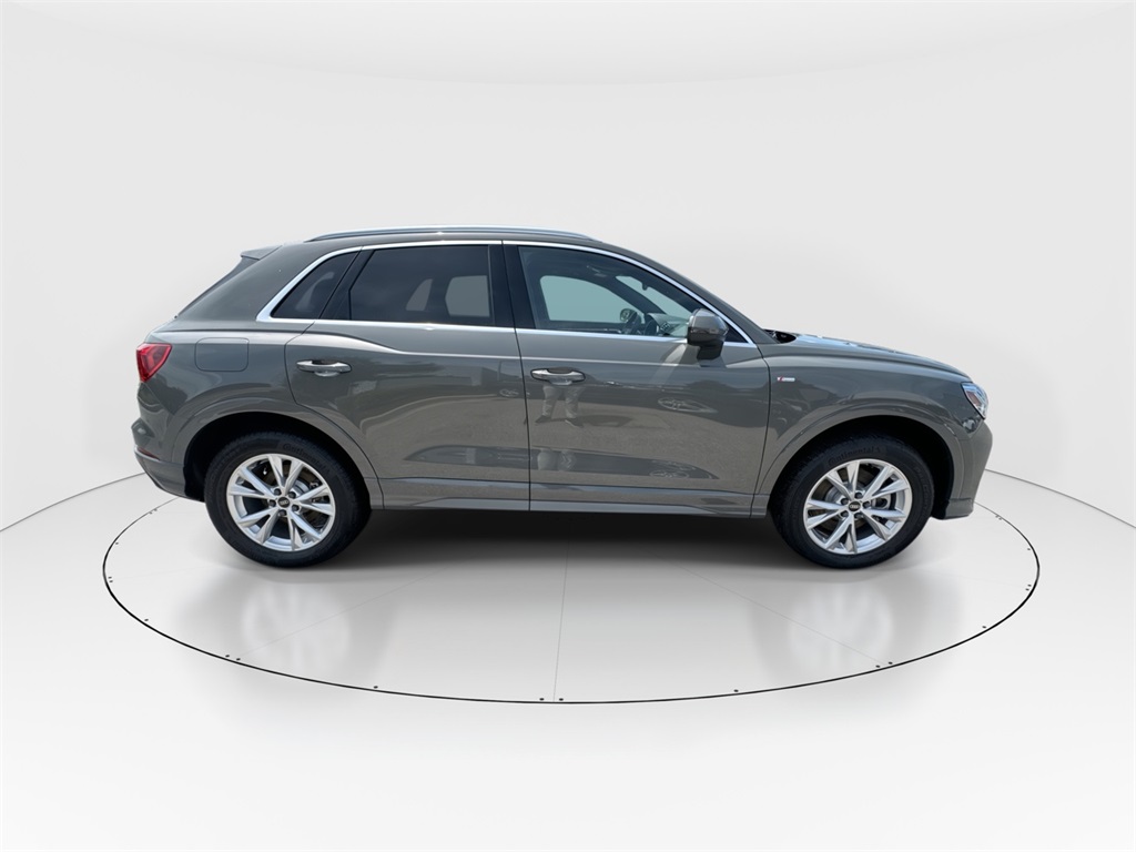 2025 Audi Q3 Premium S line photo 9
