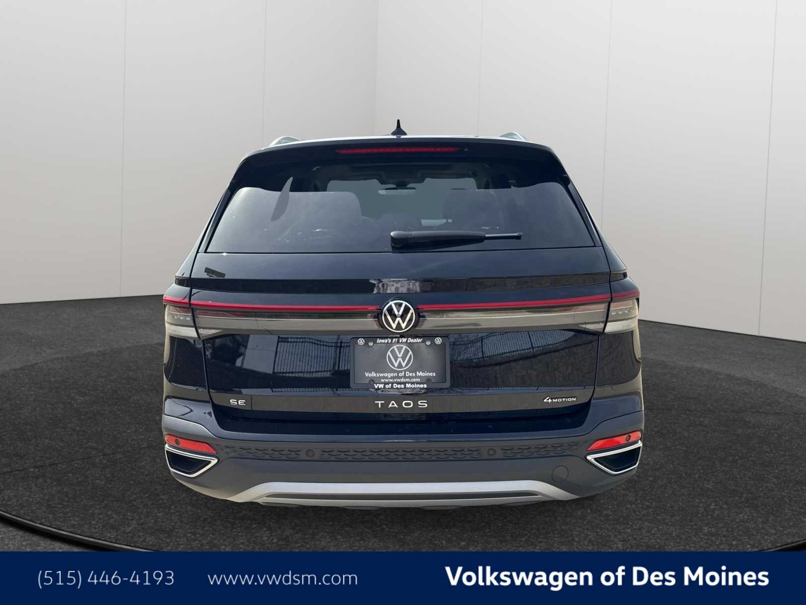 2025 Volkswagen Taos SE photo 3