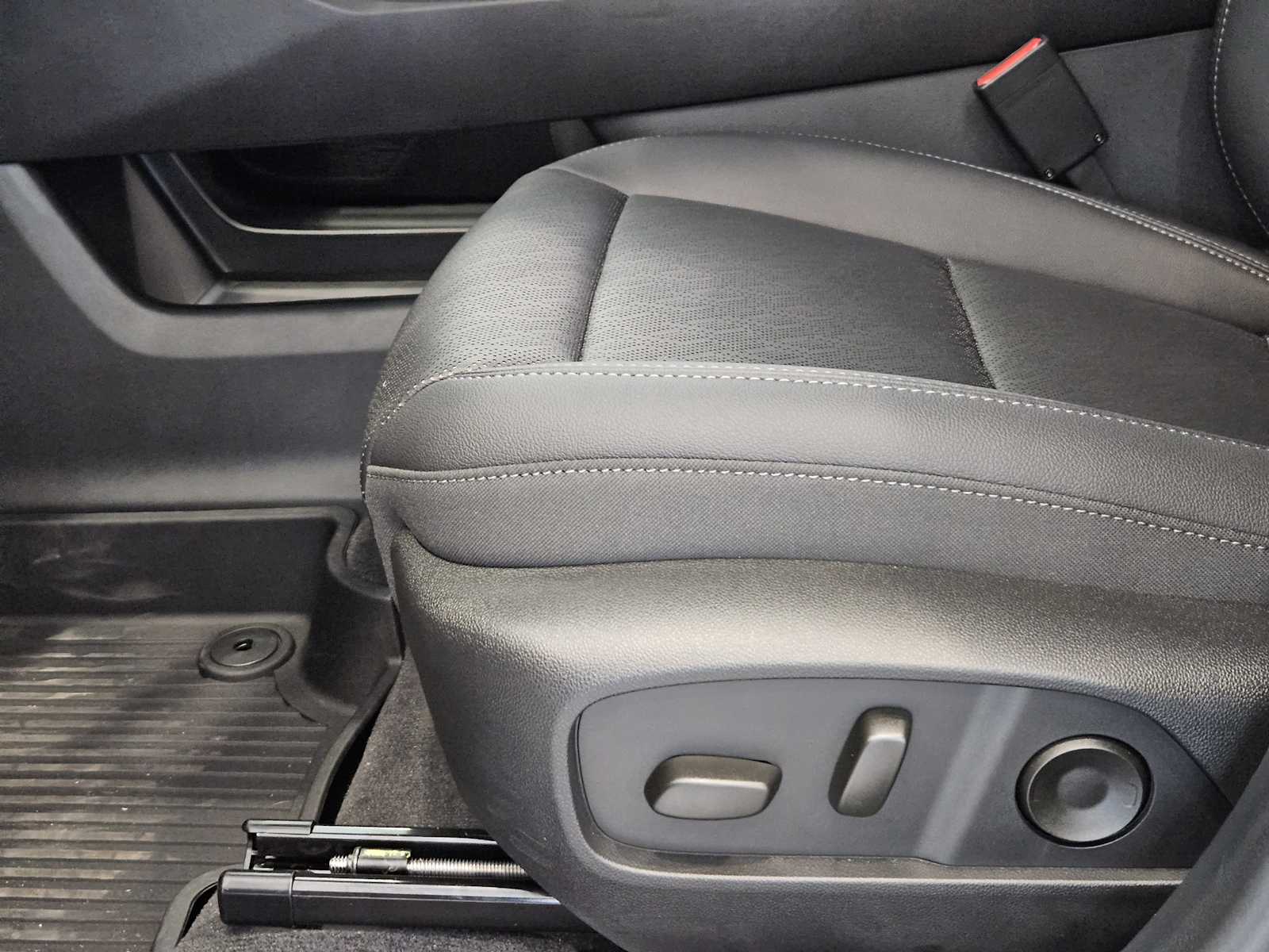 2026 Chevrolet Equinox photo 17