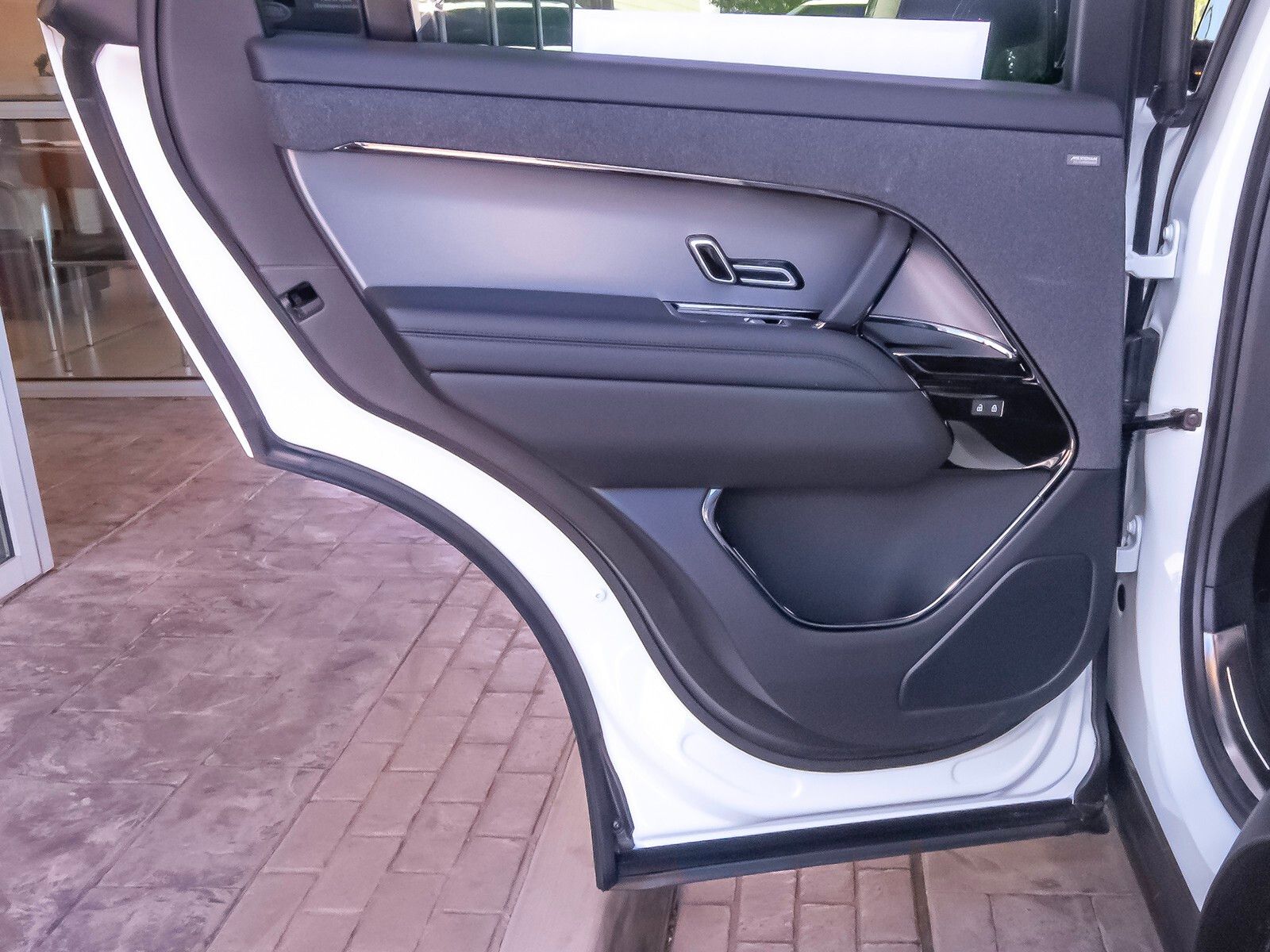 2025 Land Rover Range Rover Sport SE photo 38