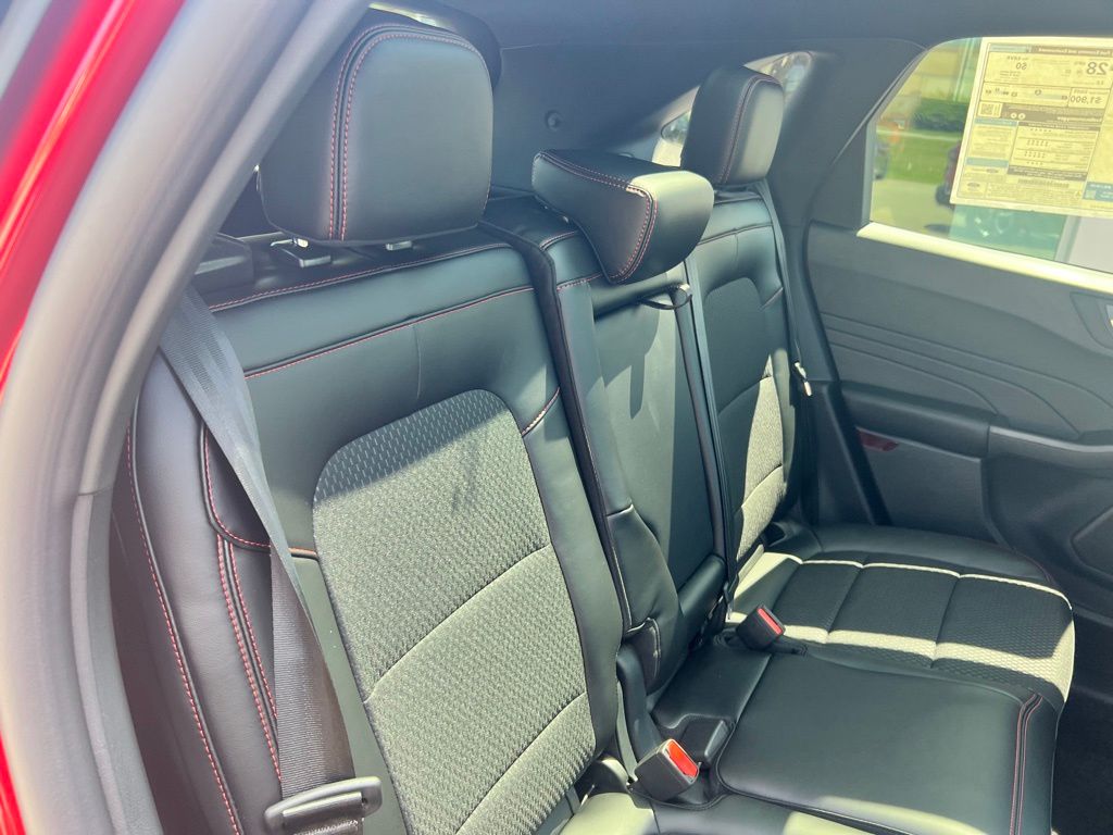 2025 Ford Escape ST-Line photo 25