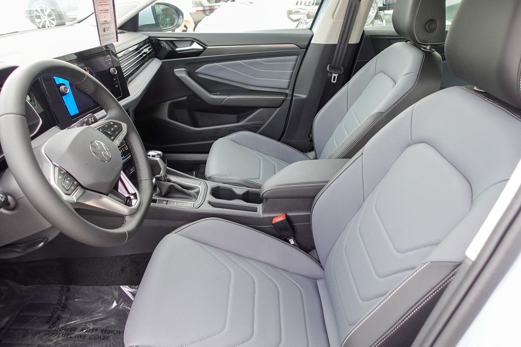 2025 Volkswagen Jetta 1.5T SEL photo 4