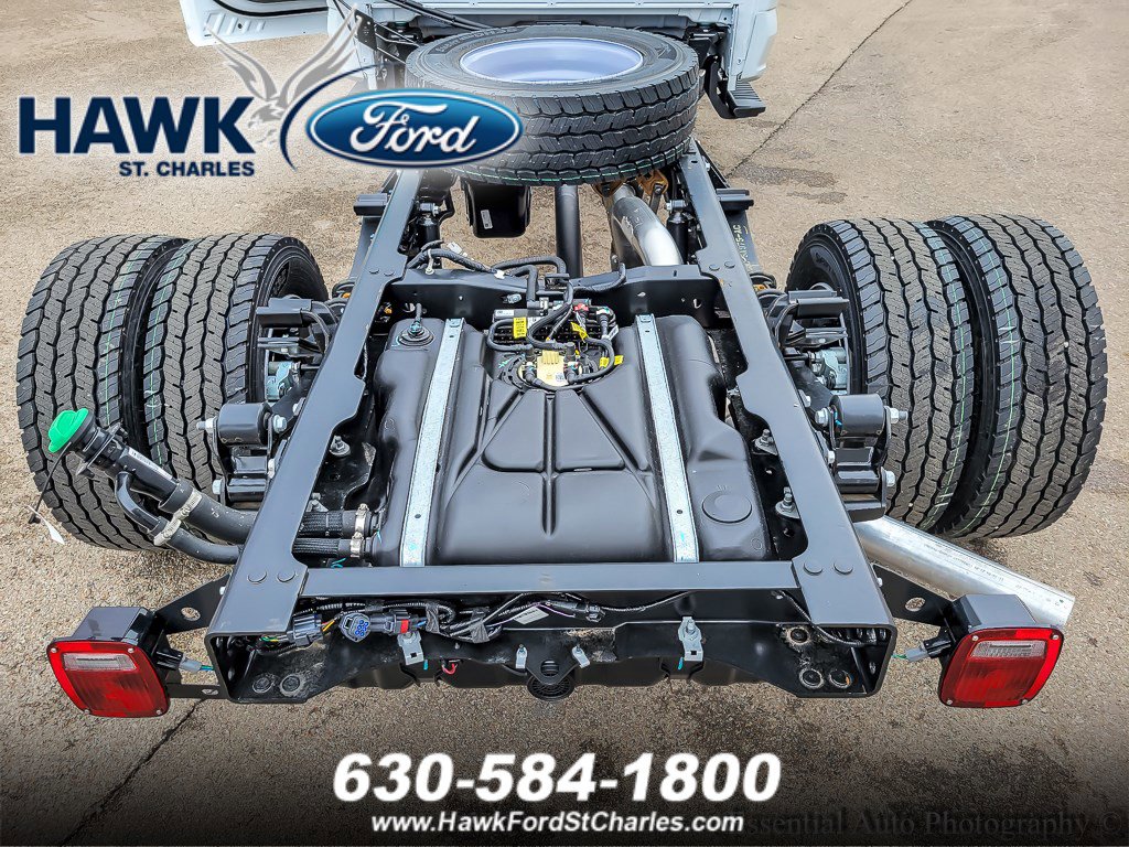 2025 FORD F-600 - Image 12