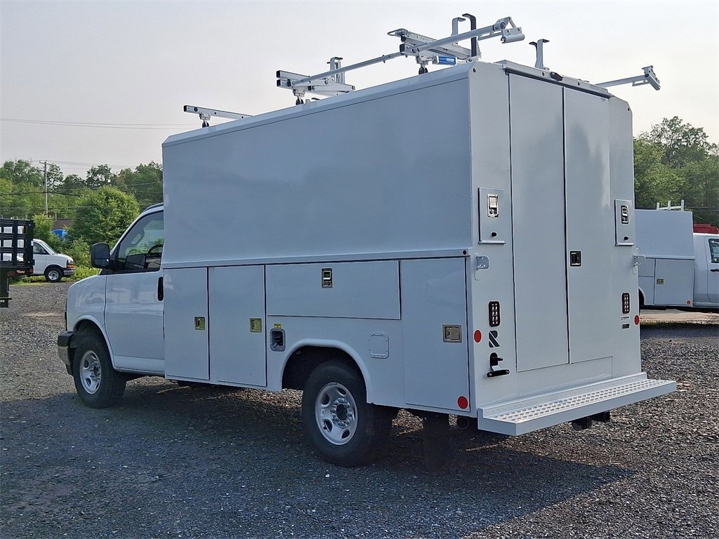 2025 Gmc Savana Cutaway 3500 photo 3