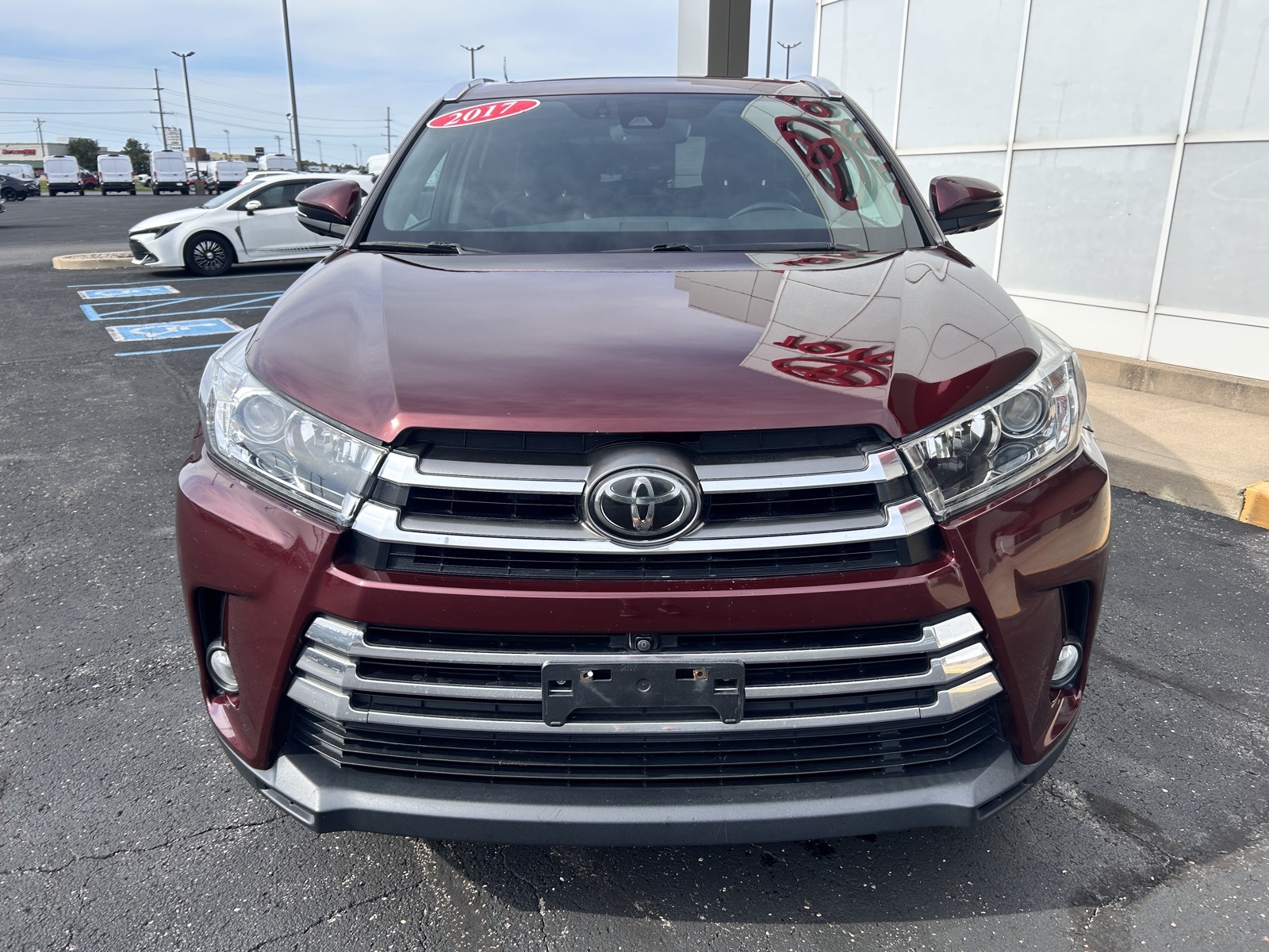 2017 Toyota Highlander Limited Platinum photo 2