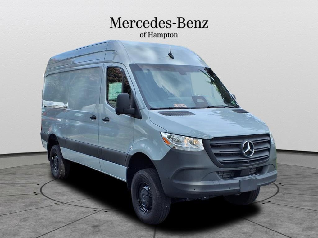 2025 Mercedes-Benz Sprinter Cargo Van Base's photo