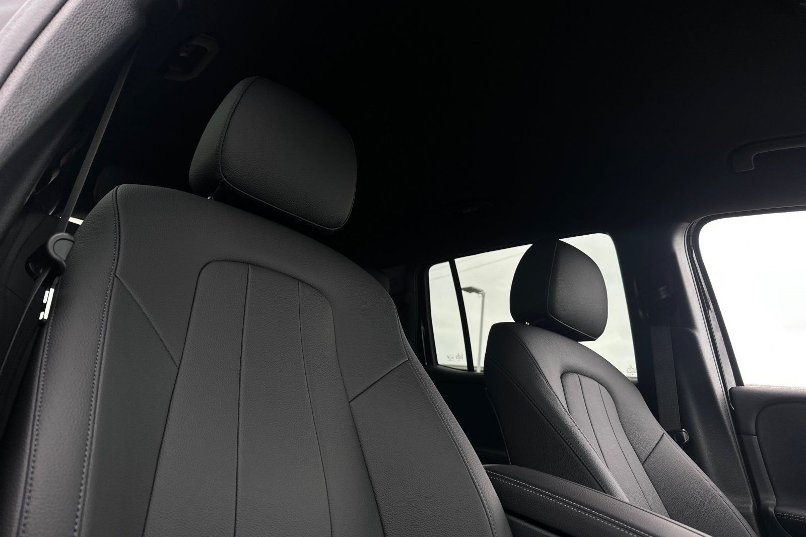 2025 Mercedes Benz GLB 250 photo 26