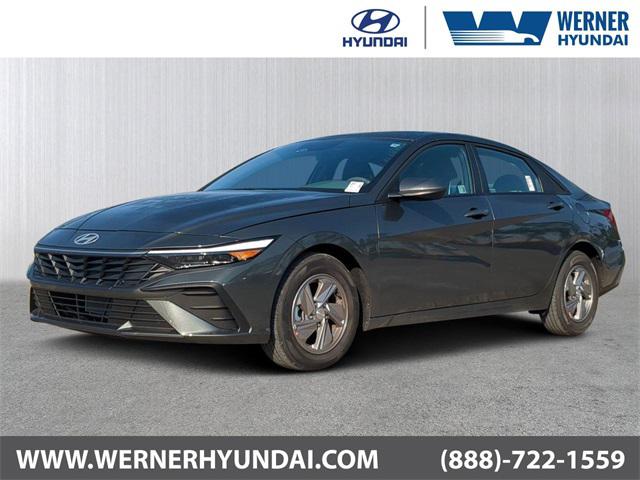 2026 Hyundai Elantra SE's photo