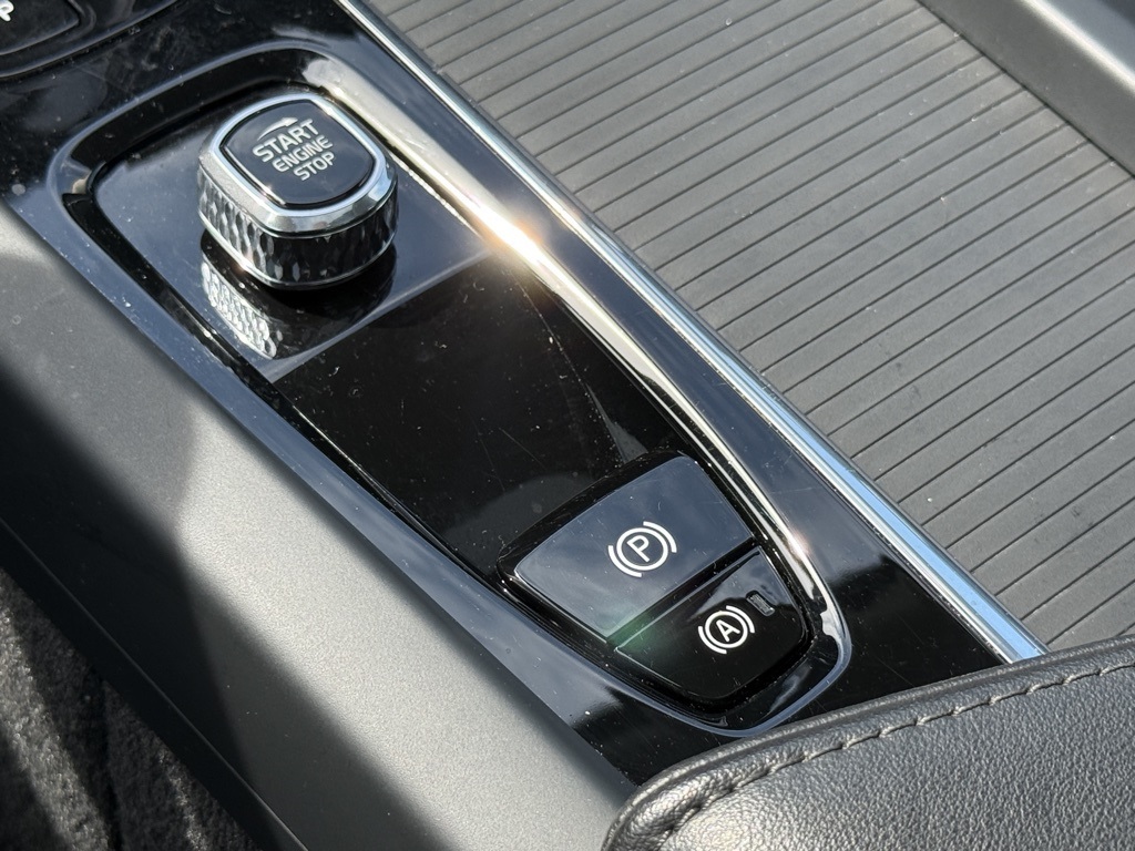 2024 Volvo S60 B5 Core photo 14