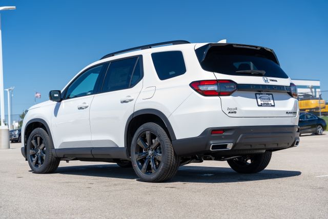 2025 Honda Pilot Black Edition photo 5