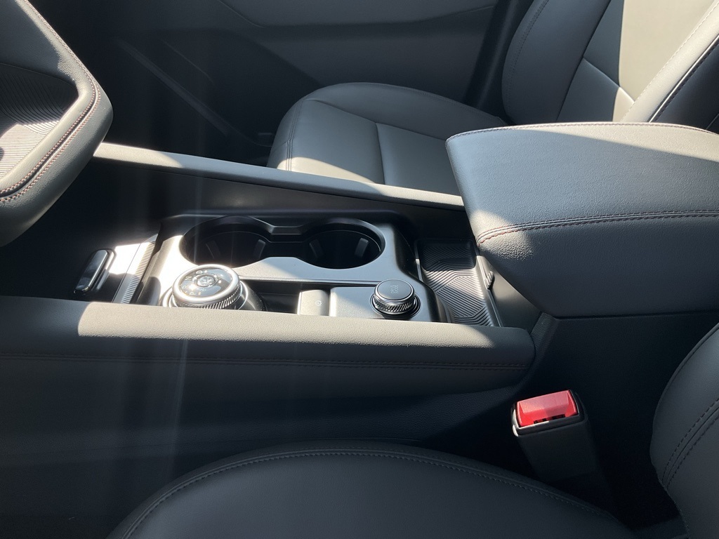 2025 Ford Explorer photo 19