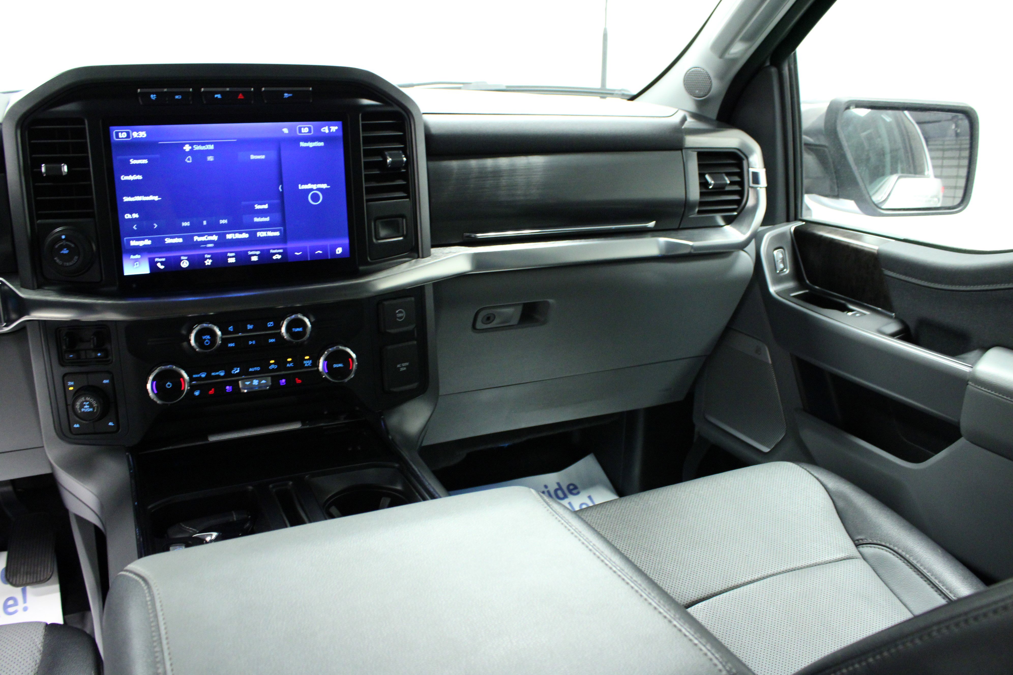2022 Ford F-150 Lariat photo 16