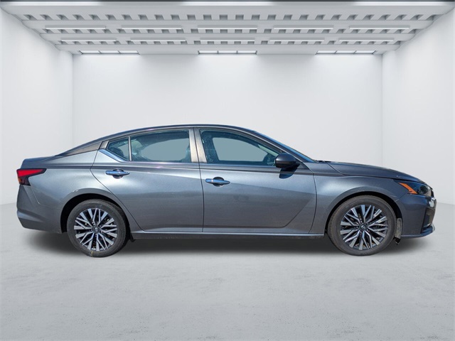 2023 Nissan Altima 2.5 SV photo 3