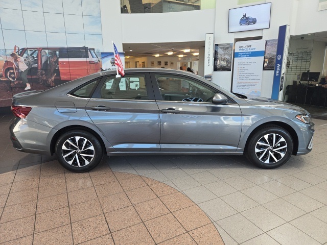 2025 Volkswagen Jetta 1.5T S photo 8