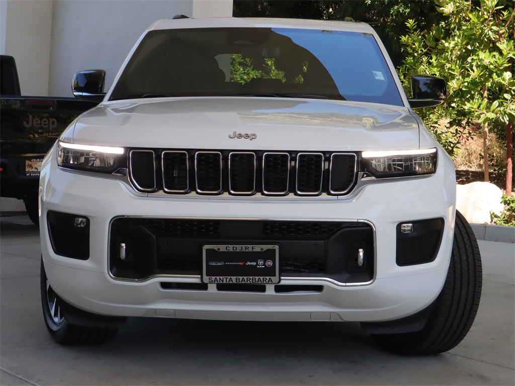 2023 Jeep Grand Cherokee Overland photo 3