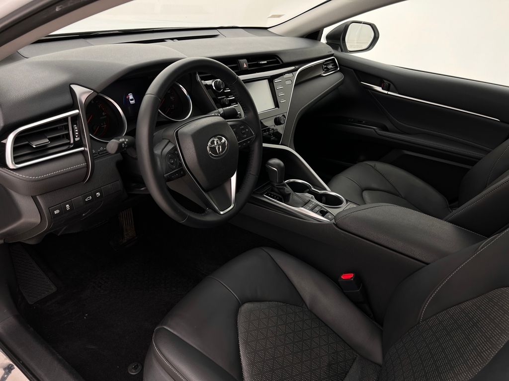 2018 Toyota Camry XSE photo 13