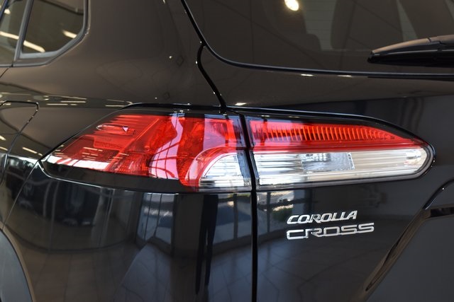 2023 Toyota Corolla Cross LE photo 7