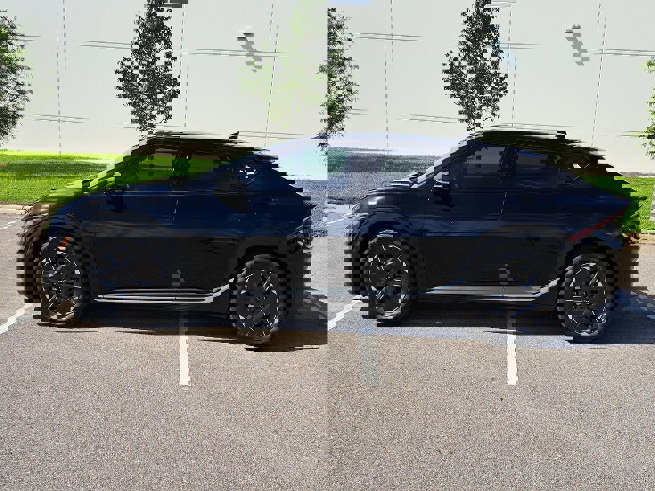 2025 Kia EV6 Light photo 8