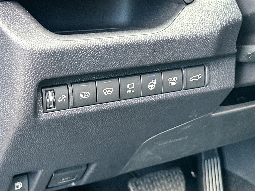 2025 Toyota RAV4 Hybrid XSE photo 6