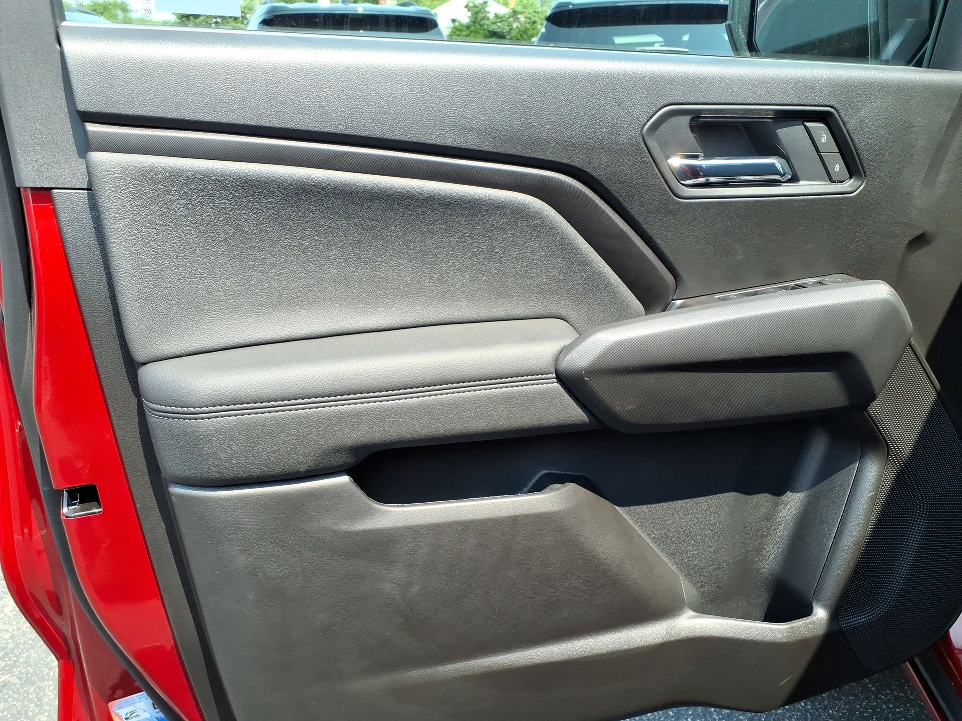 2026 Chevrolet Colorado LT photo 9