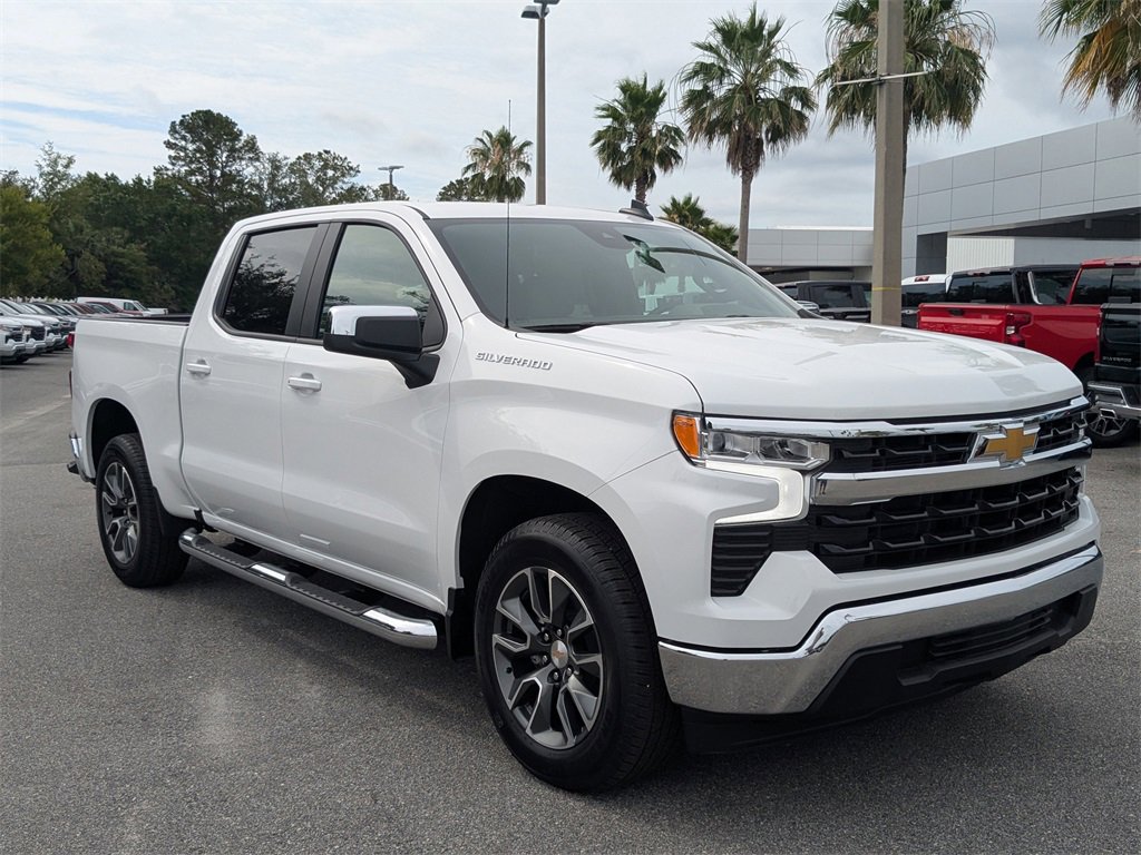 2025 Chevrolet Silverado 1500 LT photo 2