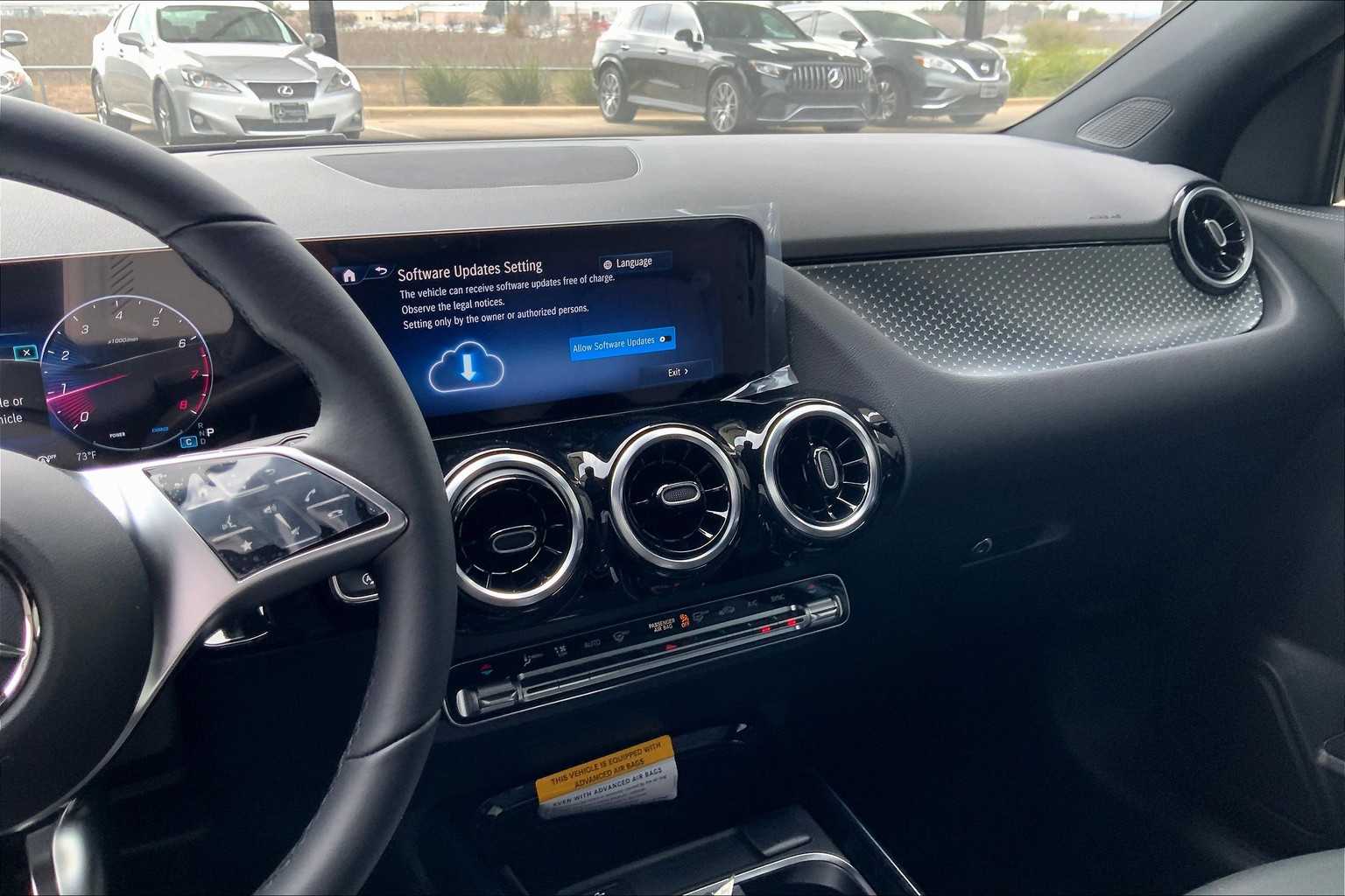 2025 Mercedes Benz GLA 250 photo 8