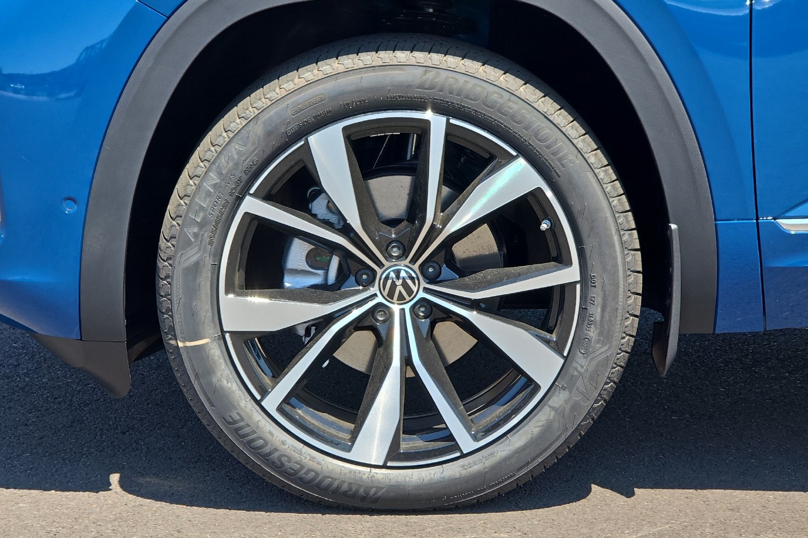 2025 Volkswagen Atlas SEL Premium R-Line photo 23
