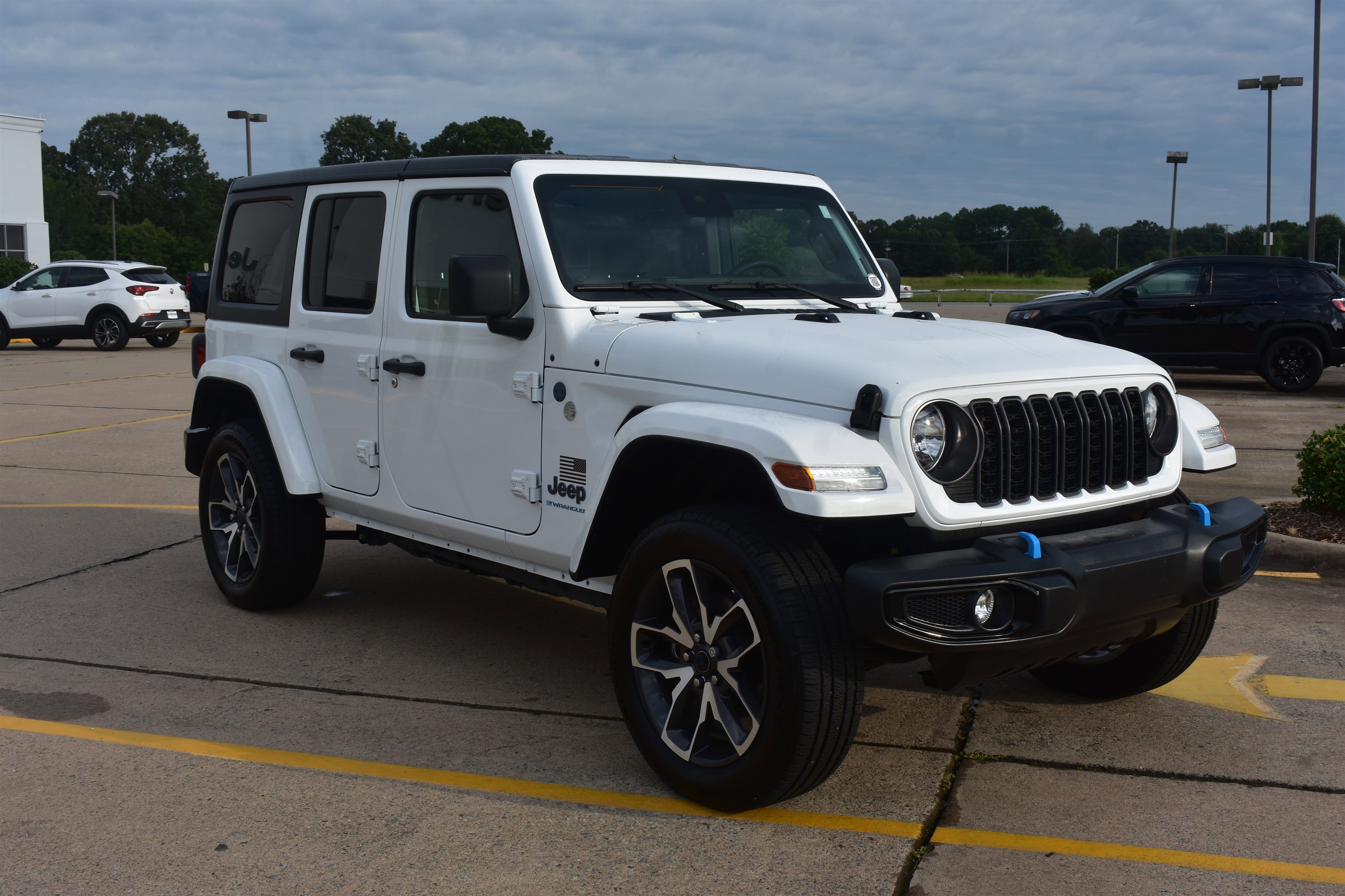 2024 Jeep Wrangler 4xe Sport S photo 3