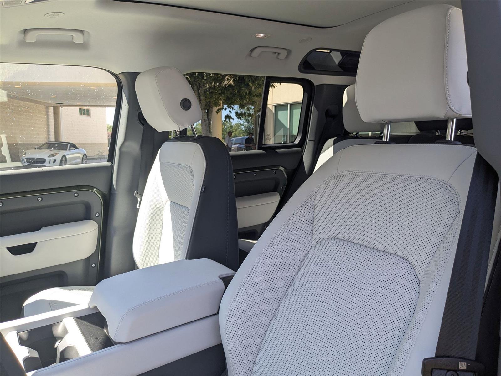 2026 Land Rover Defender 110 S photo 14