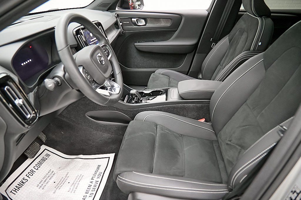 2023 VOLVO C40 - Image 16