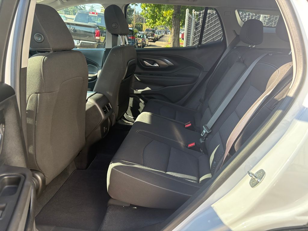 2022 Gmc Terrain SLE photo 27