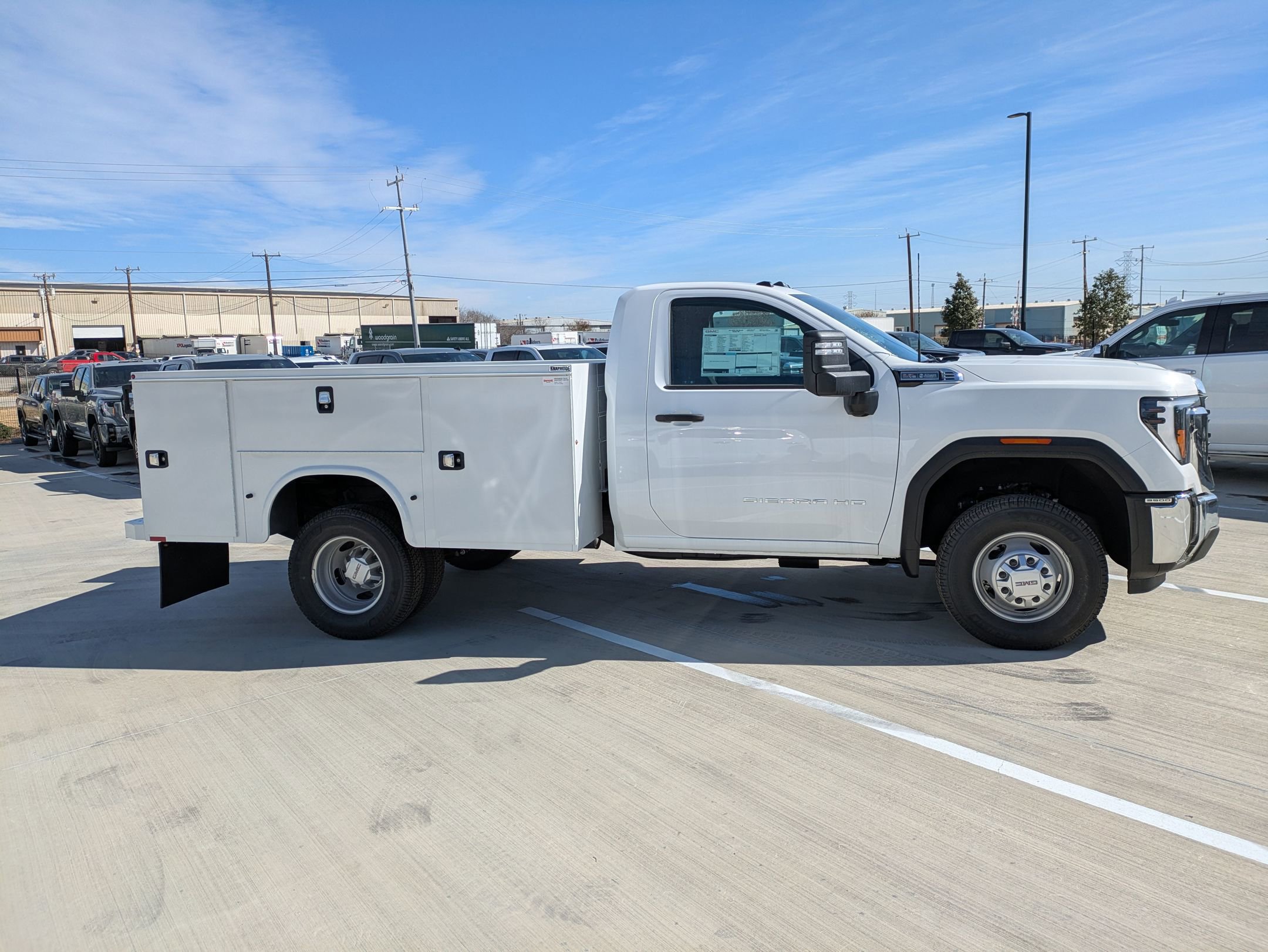 2024 Gmc Sierra 3500 HD Pro photo 2