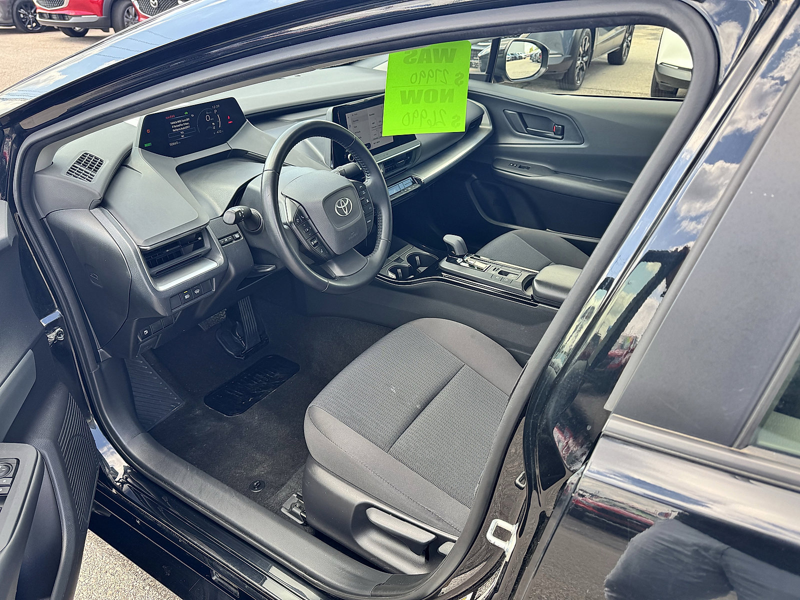 2024 Toyota Prius LE photo 11