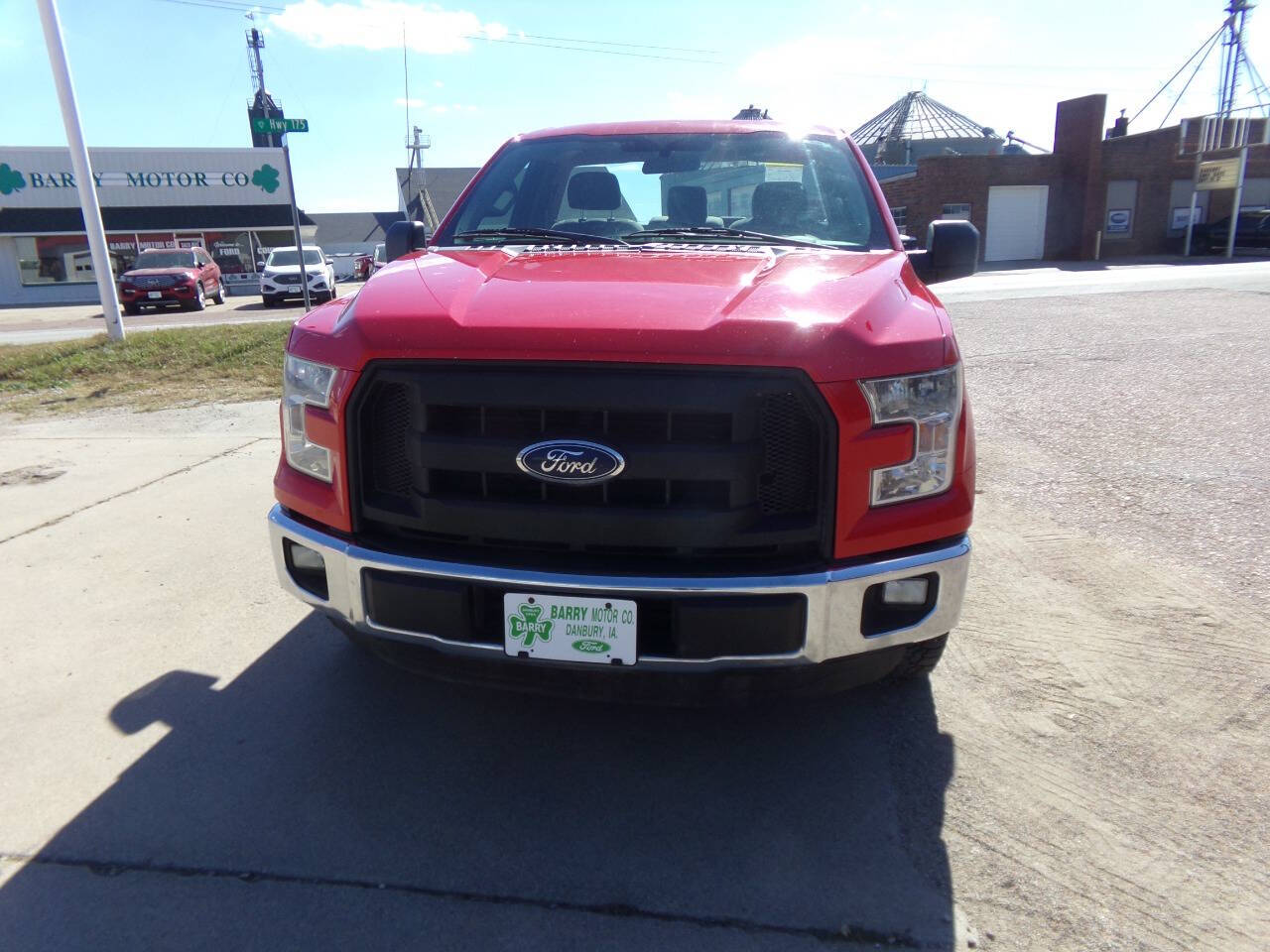 2016 Ford F-150 XL photo 2