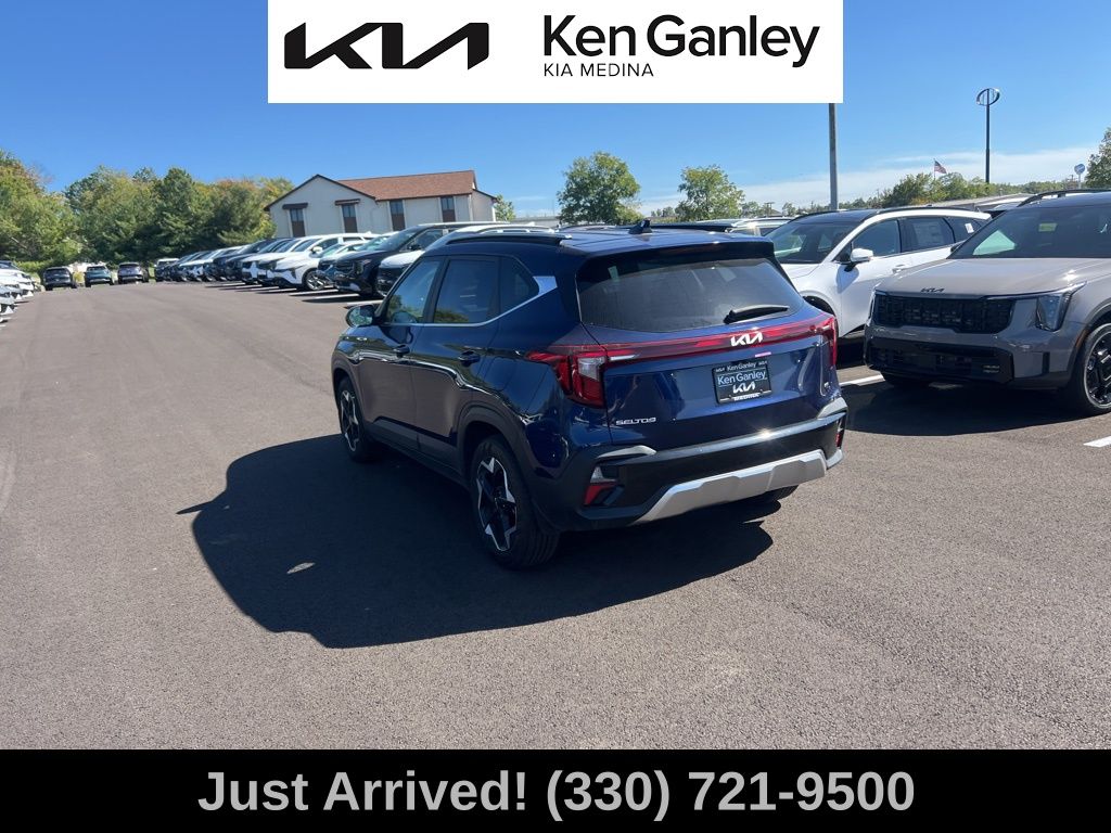 2024 Kia Seltos EX photo 8