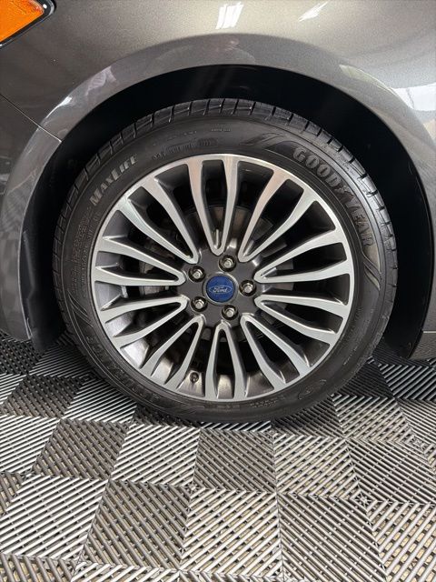 2018 Ford Fusion Hybrid Titanium photo 3