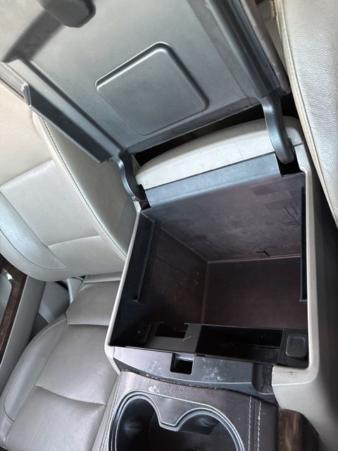 2018 Chevrolet Suburban LT photo 25