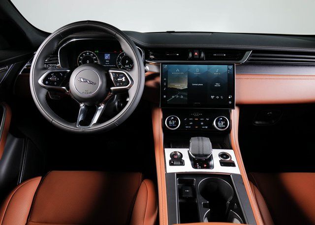2025 Jaguar F-PACE R-Dynamic S photo 9