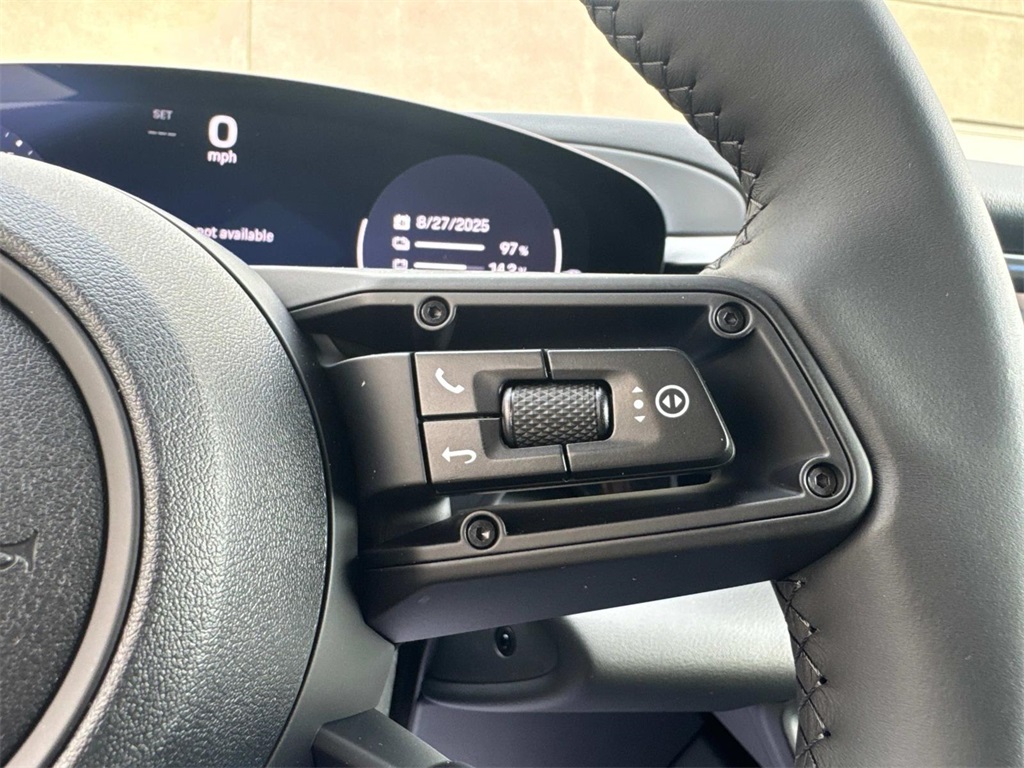 2025 Porsche Macan Electric photo 24
