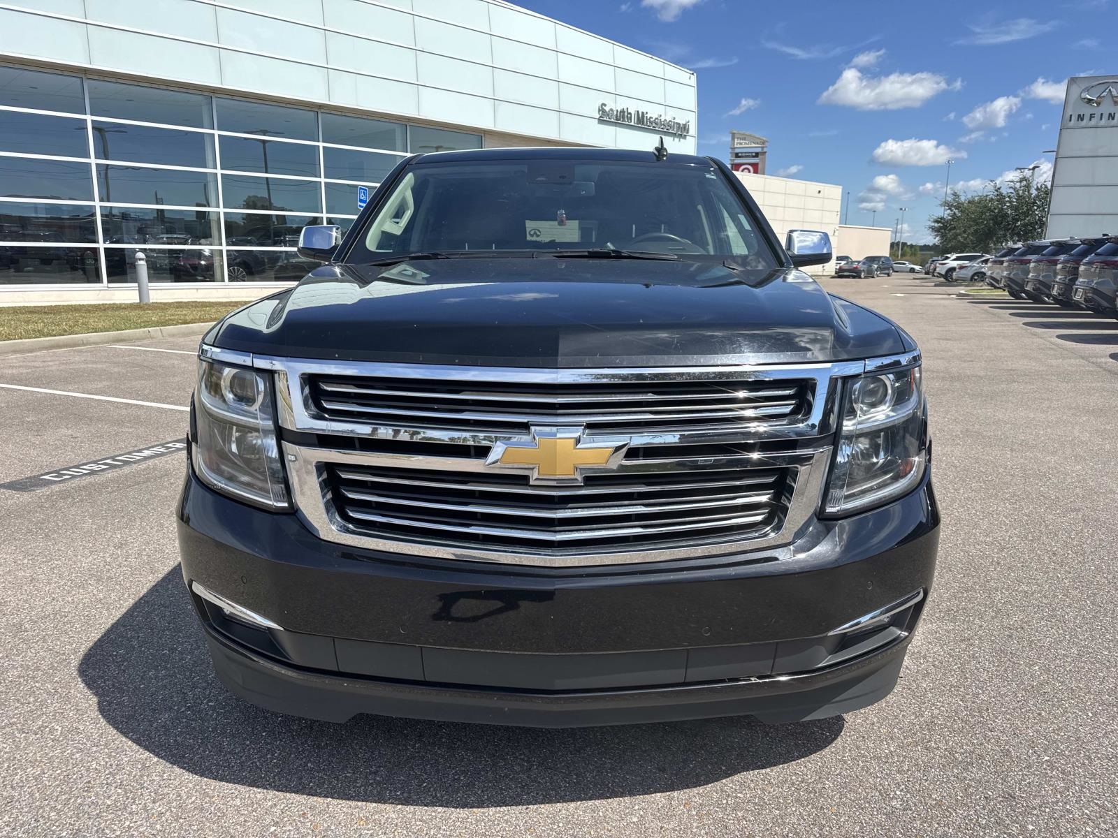 2020 Chevrolet Suburban Premier photo 2